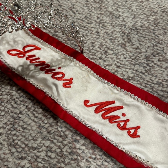 Junior Miss sash and tiara - Picture 2 of 4
